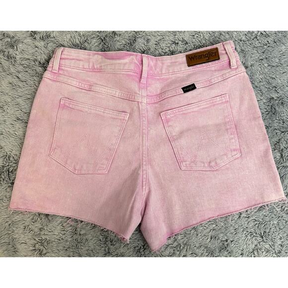 Wrangler Mid-Rise Vintage Short W Pockets Pink Denim NWOT Size 4 - Picture 2 of 9